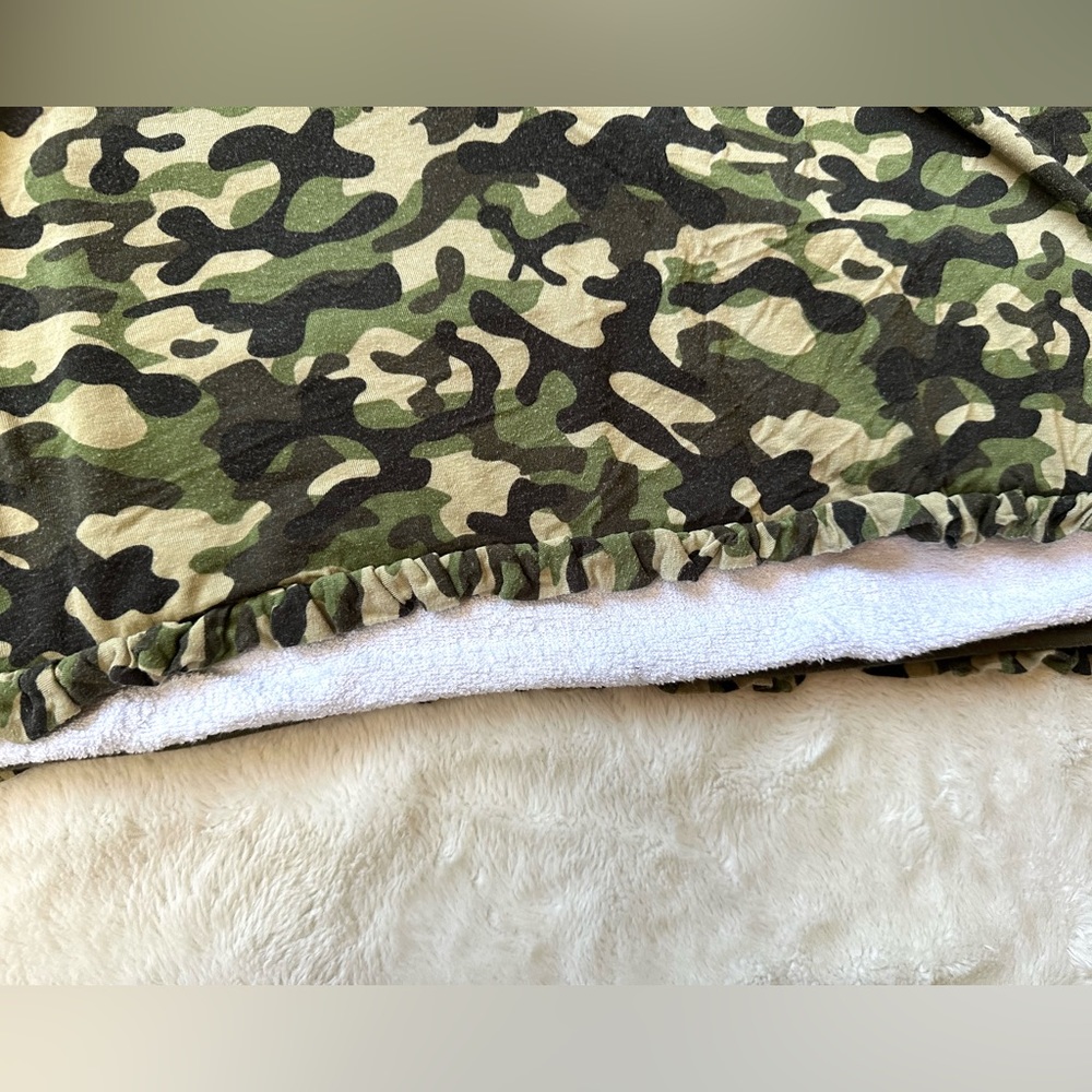 PP Ruffles Towel - Picture 8 of 10